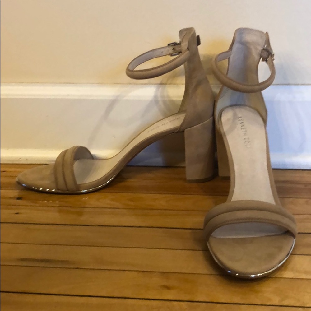 Kenneth Cole heel sandals